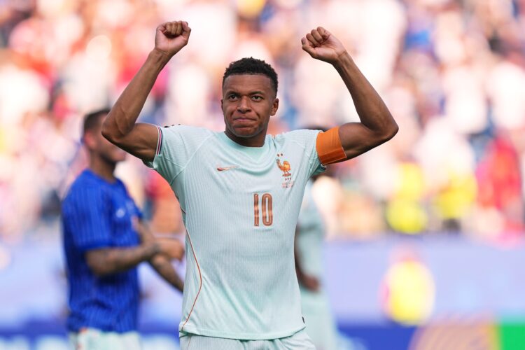 France beats Morocco 2-0 in quarterfinals
